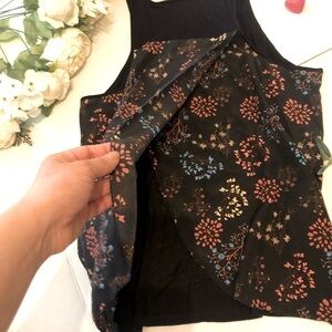 Hinge Navy Blue / Floral Open Back Tank Top Small